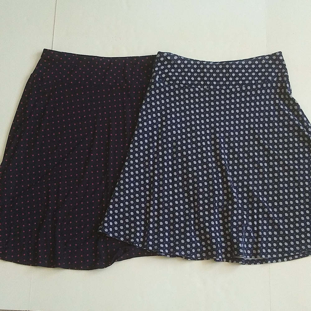 Set of 2 Talbots navy blue pattern jersey knit skirts S